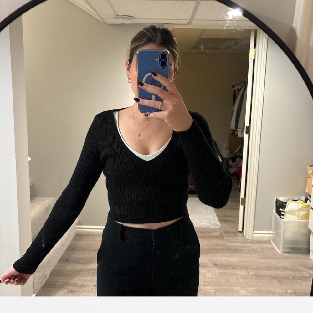 Billy J Black Ribbed V-Neck Long Sleeve Crop Top S/M